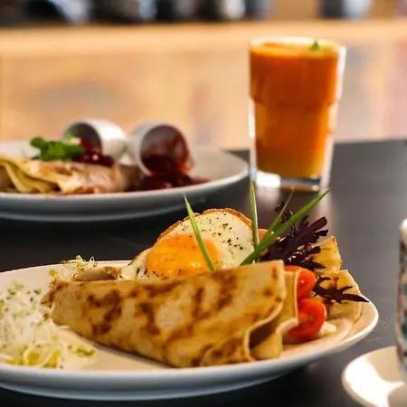 Urban Chic - Center - 3 Bedrooms - Pereca Lägenhet